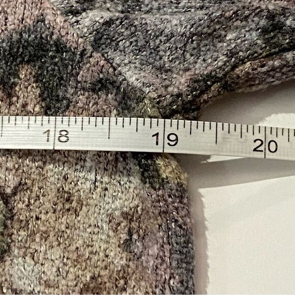 Dantelle Velour-Plush Floral Sweater W/ Bell Sleeves Women's Size Medium - Picture 8 of 10